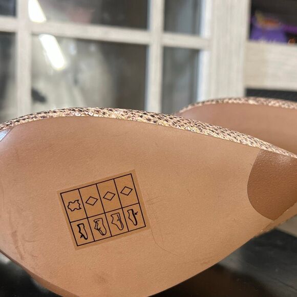 Michael Michael Kors Size 8 Snake print Heels Pointy heels NWOT - Picture 6 of 6